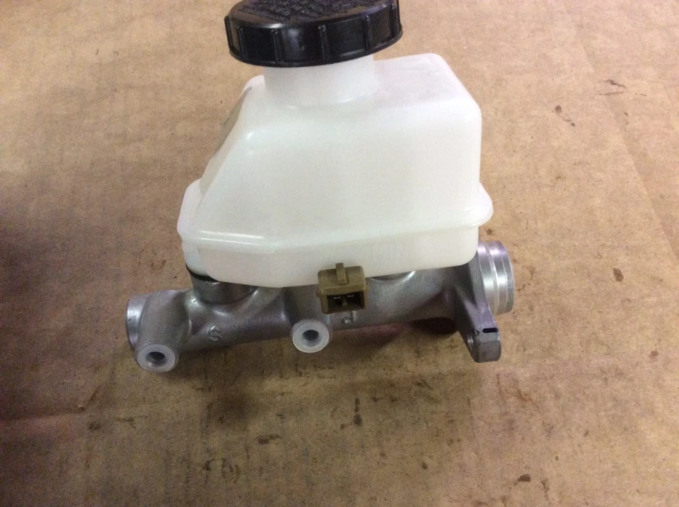 全新 ARI M52716 制动主缸 | 适合 98-99 现代口音 — 第 4/4 张图片