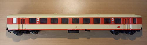 Roco H0 45840: Schlierenwagen 2. Kl. der ÖBB ,  in Klarsicht-EVP (WR 13) | Zustand: Gebraucht
