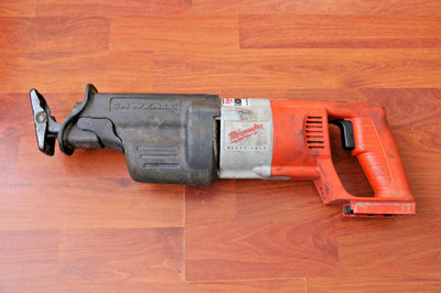 MILWAUKEE HEAVY DUTY V18 SX TIGERSÄGE SÄBELSÄGE KÖRPER.