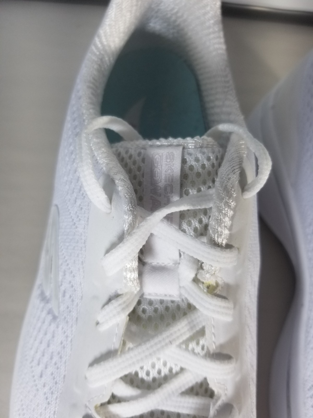 Skechers Women's Go Walk Arch Fit-Motion Breeze Sneaker Size 9 NWOB