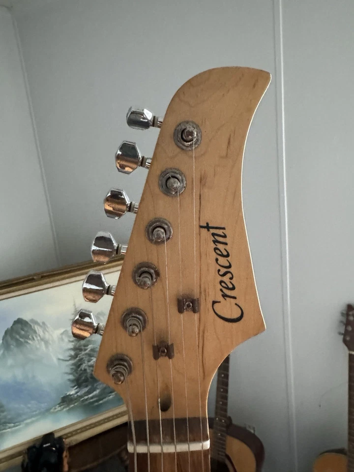 Guitarra Eléctrica Crescent 6 Cuerdas Azul/Negro Ráfaga 2000-2016 Foto 3 de 4