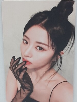 LE SSERAFIM Yunjin [1st Studio Album: 'UNFORGIVEN'] Official