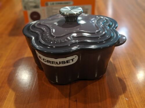 Vervloekt Geruïneerd betreuren Rare Le Creuset Cassis Flower 2.25 Qt Cocotte 20 Cm cast iron enameled SS  knob | eBay