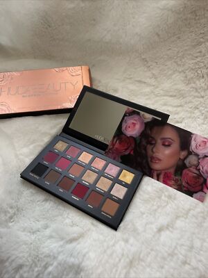 Huda Beauty Rose Gold Remastered 18 Eyeshadow Palette Limited