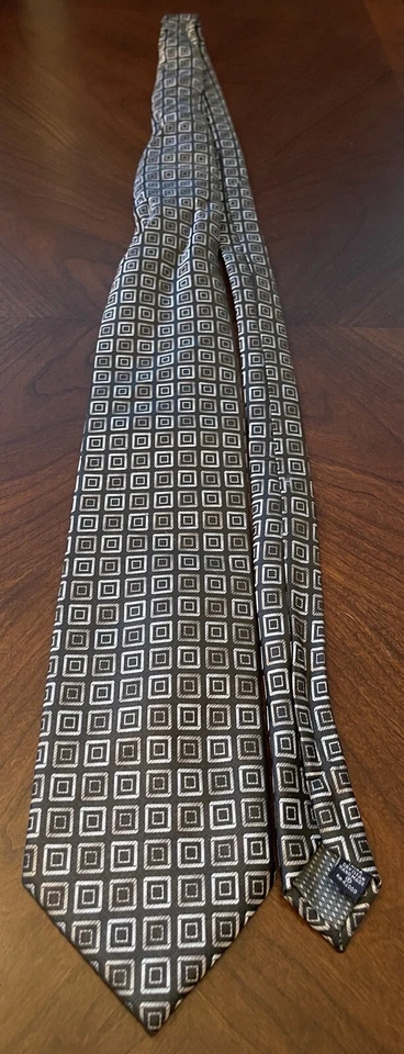 Gravata masculina Basic Editions marrom feita à mão 100% poliéster feita na China - Imagem 3 de 4