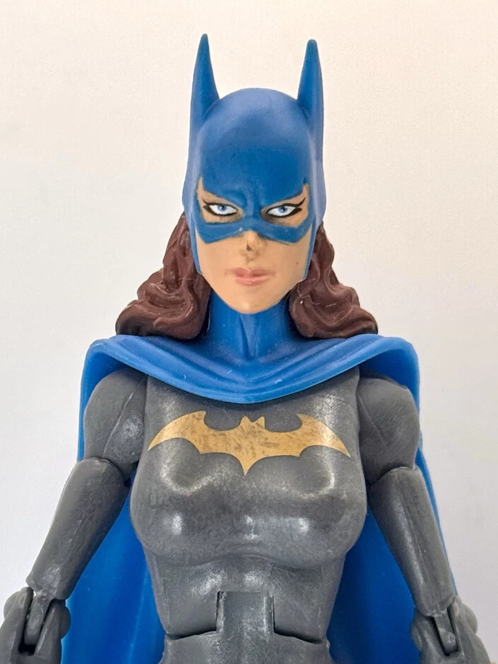 Batgirl DC Universe Classics Action Figure Complete Azrael 2 Pack Mattel - Image 2 of 3