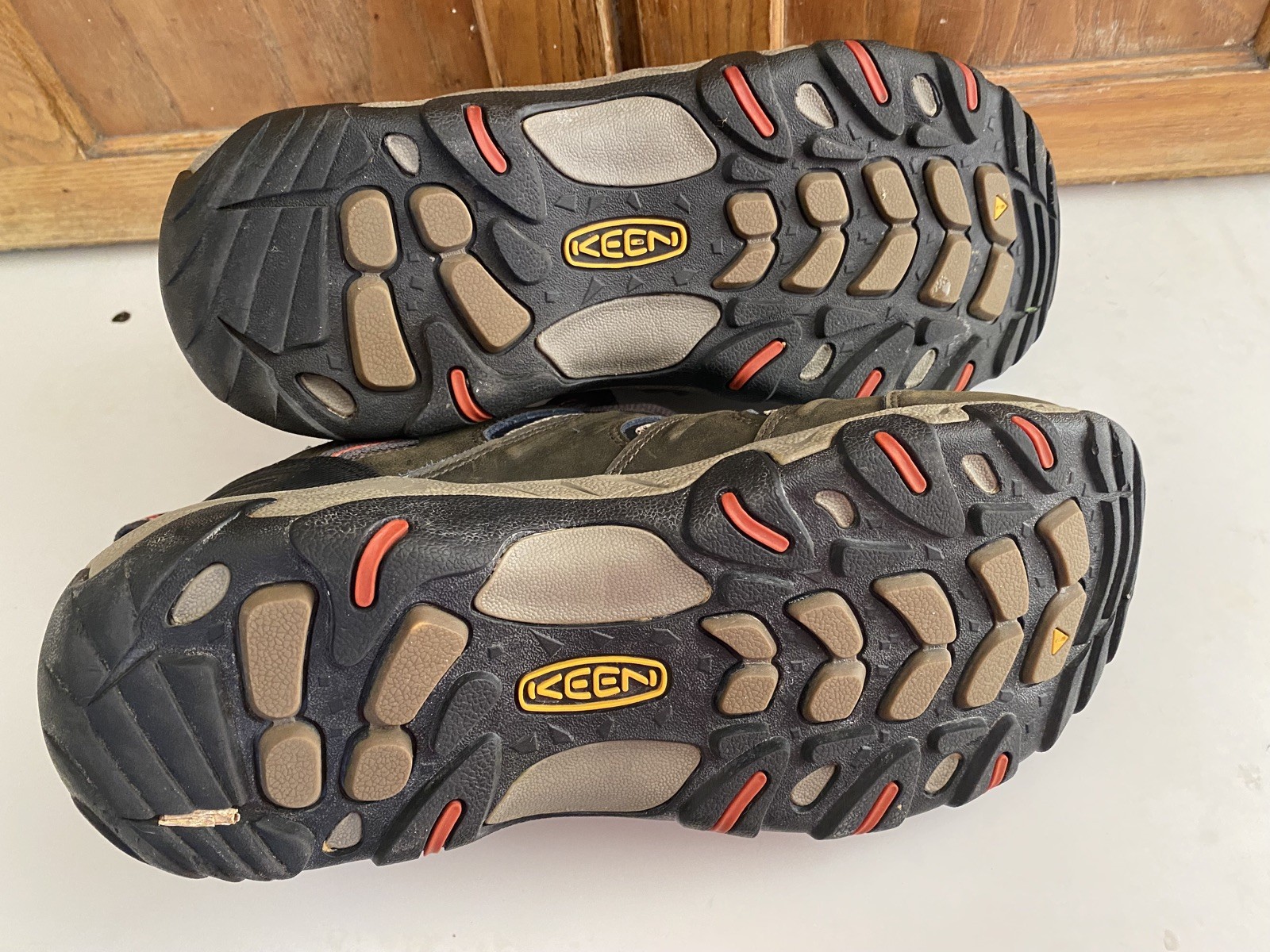 Scarpe da trekking Keen Koven impermeabili stivali da uomo taglia UK 8 marroni indossate una volta