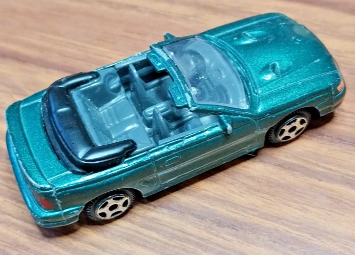 MOTORMAX MUSTANG 1998 CONVERTIBLE Metallic Green  1/64 Unboxed - Image 3 of 4