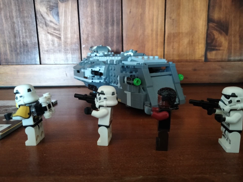 LEGO Star Wars 75311 Imperial Armored Marauder, foto 3 di 4