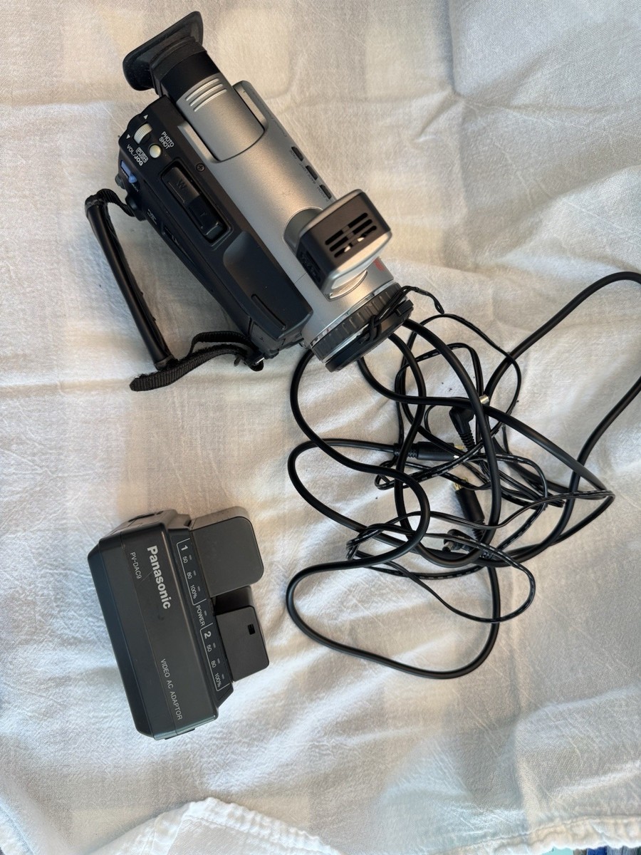 Panasonic Palmcorder PV-L759 VHS-C Digital Camcorder 300X HiDef