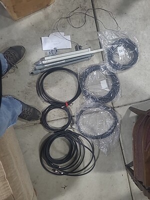 Honeywell Phoenix And Elcom Wireless Antennas With Cables