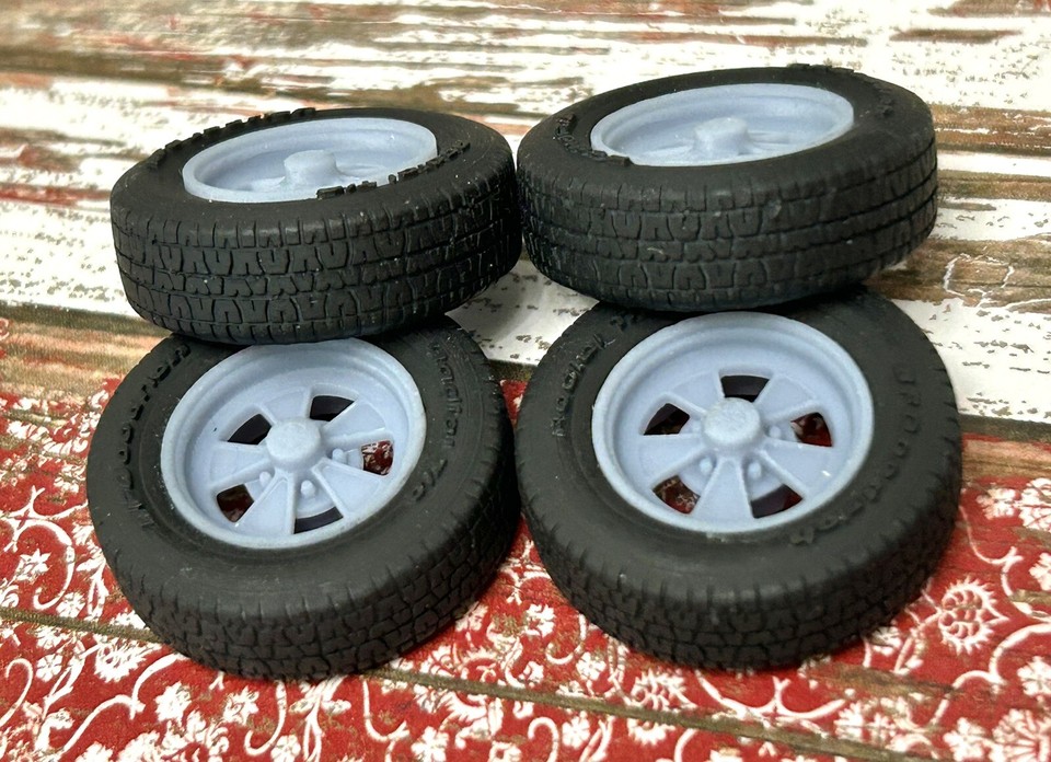 1/24 Scale: 15-nch 4-slot Steele Wheels W/ Huge 35-nch Mud Tres. Resn | eBay
