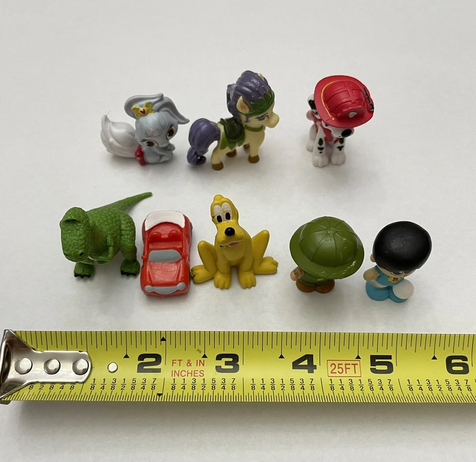 Lote de 8 mini figuras brinquedos Cake Toppers: Ryan's World, PAW Patrol, Pluto… - Imagem 2 de 4