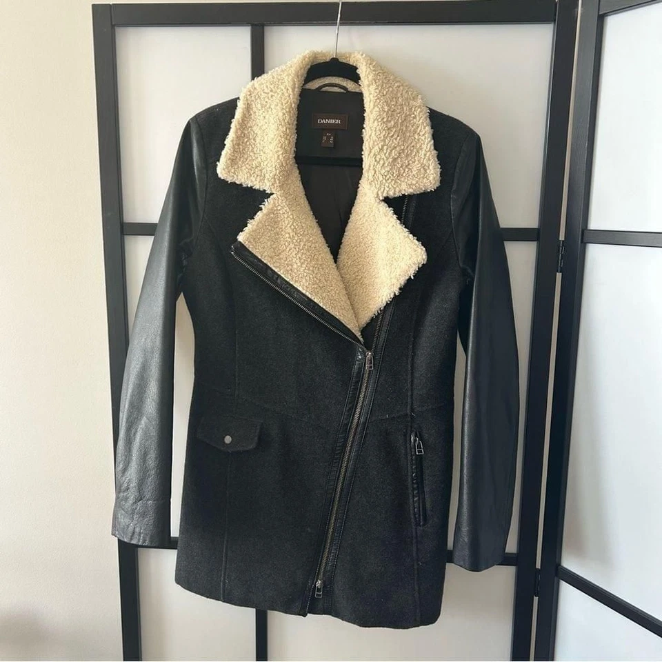 [S] Danier Women’s Dark Grey Wool & Black Leather Moto Coat with Sherpa Collar - Image 3 of 4