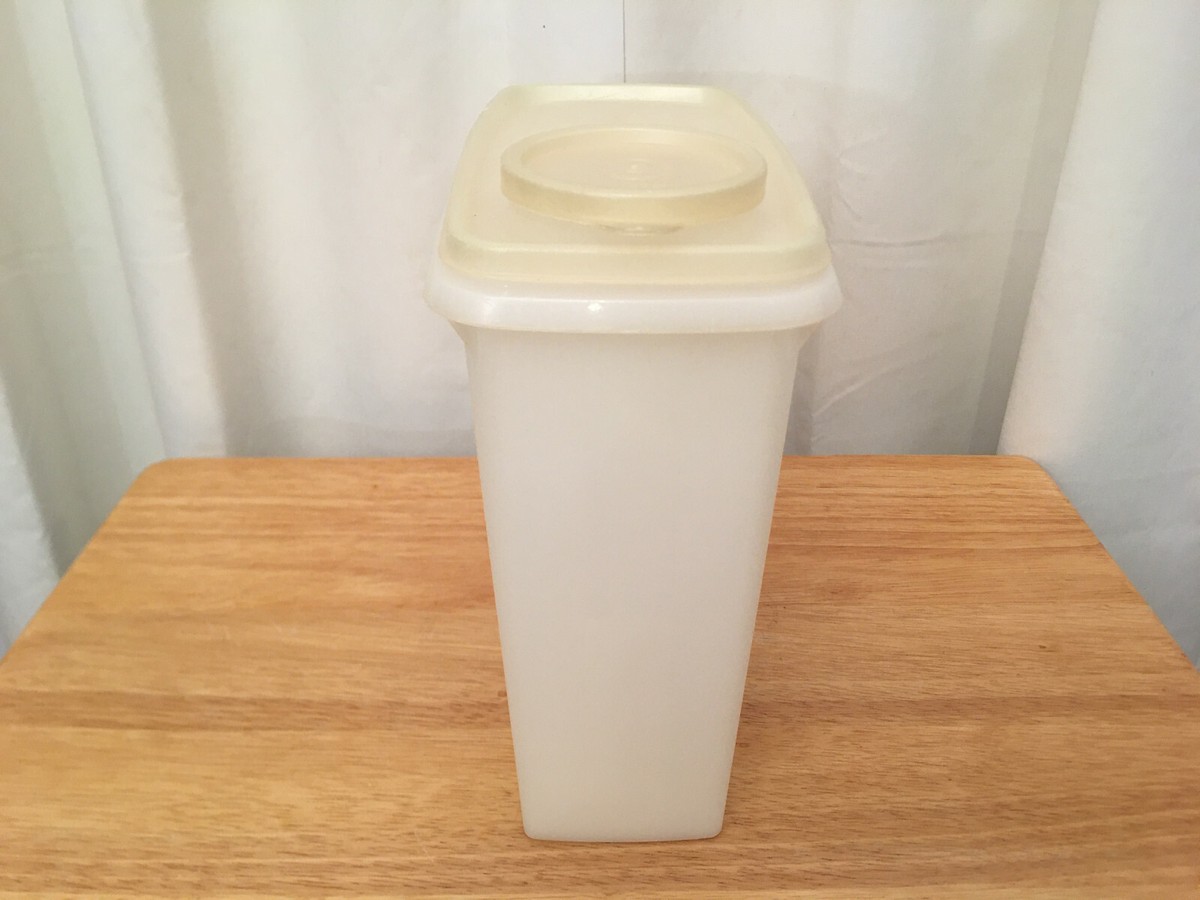 Tupperware 469-15 Vtg. Clear Cereal Keeper / Storage Container w