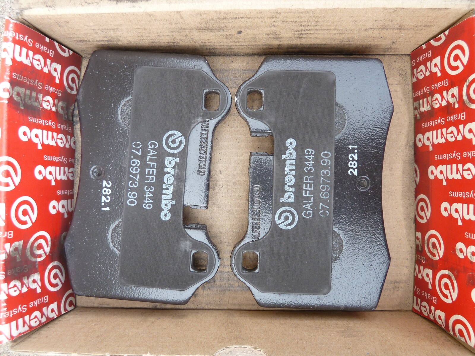 NEW Aston Martin DB7 Vantage Factory BREMBO Front Brake Pad Kit Set Pads
