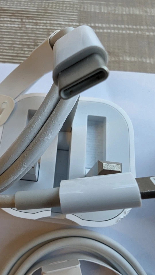 2 xGenuine OEM Apple 20W & USB-C to Lightning Cable, Fast Charging, iPhone iPad  - Image 2 of 4