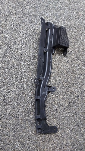 BMW E39 Kabelabdeckung Verkleidung unter dem Fahrersitz 6113 8366683