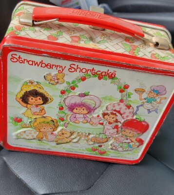 VINTAGE STRAWBERRY SHORTCAKE METAL LUNCHBOX ALADDIN 1981