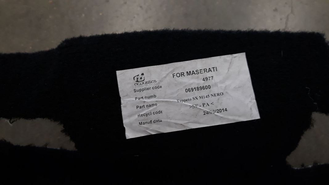 Maserati GranTurismo 2015-2015 RIGHT Carpet P/N 068380400