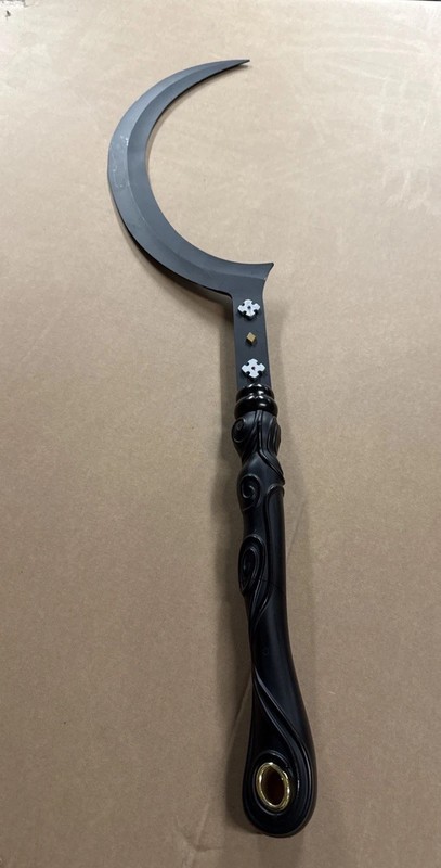 Khal Drogo’s Arakh Sword 40” X 8” Handle Is Cracked But Sturdy Retail Is $275