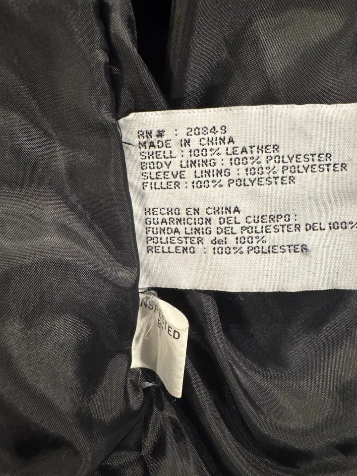 De Colección The Disney Store Eeyore Chaqueta de Cuero Gamuza Negra L Bordada Cremallera Frontal Foto 3 de 4