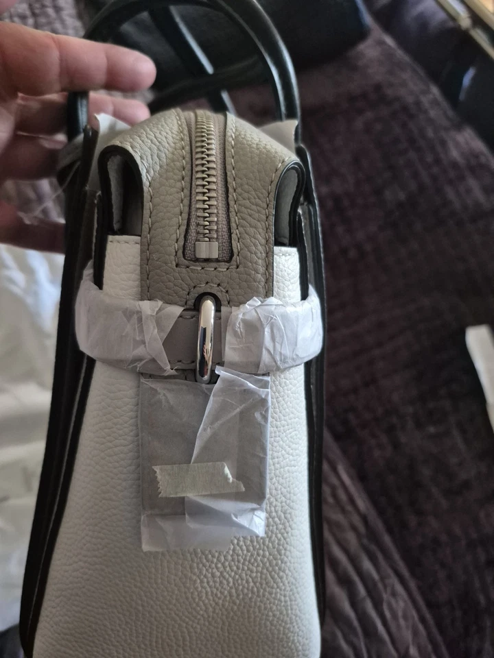 Michael Kors Mercer Block colour Bag NWT Rrp £180 in sale, still selling at MK - Image 2 of 4