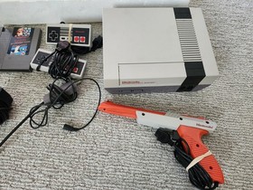 NES Nintendo Juego de Acci&oacute;n Sistema Zapper Rojo Consola CIB Manuales Mario Duck Hunt