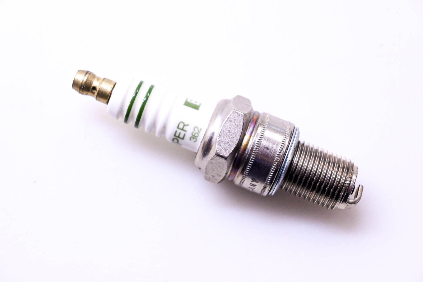 Nissan 0 241 229 652-032, 22401-M7715B, 1229652 Bosch Dura-Lift Spark Plug NOS