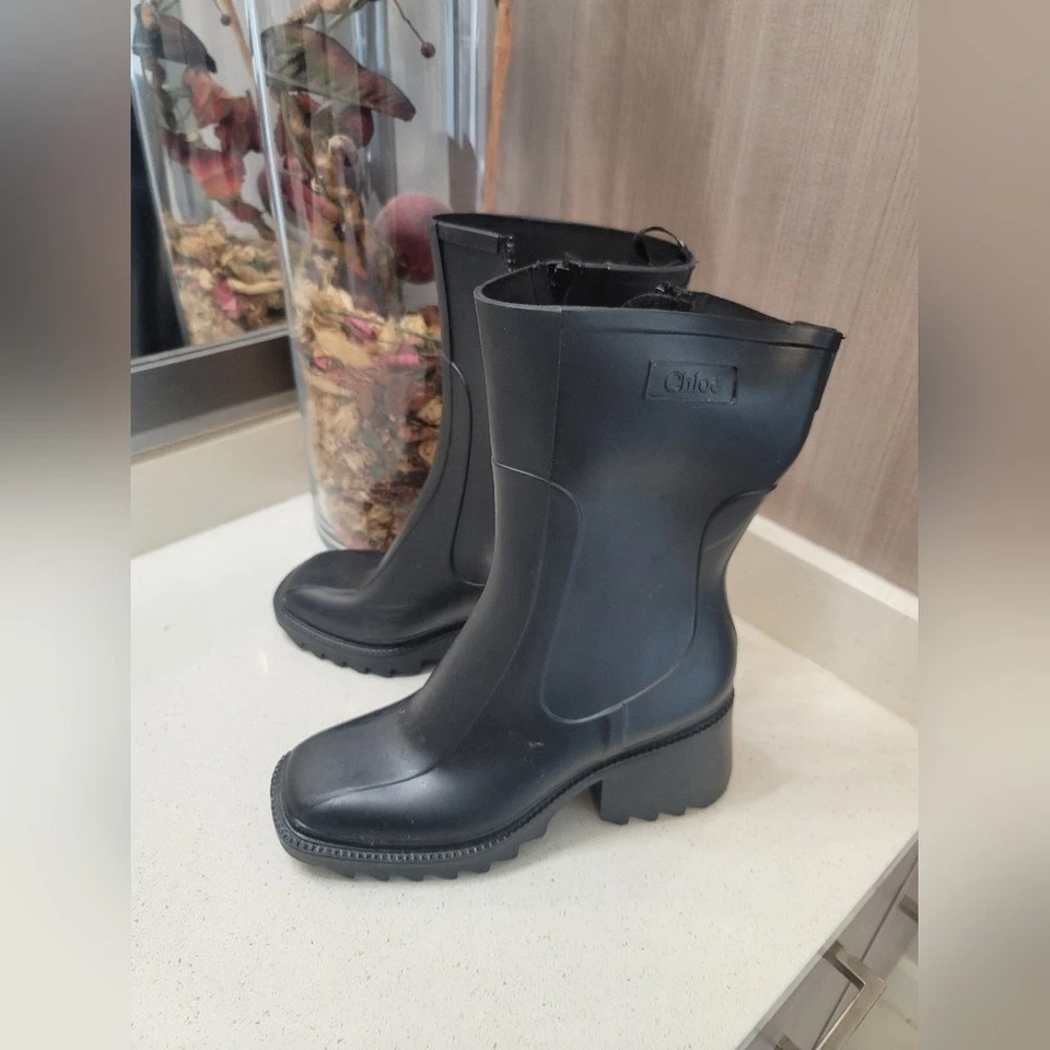 Authentic Chloe’ Betty Rubber Rain Boots Size 40 - Image 2 of 4