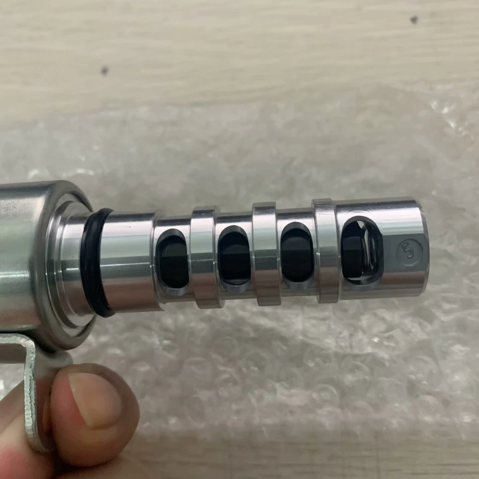 VVT Oil Control Camshaft Solenoid Valve 1321800015 for Mercedes-Benz Smart - Image 3 of 3