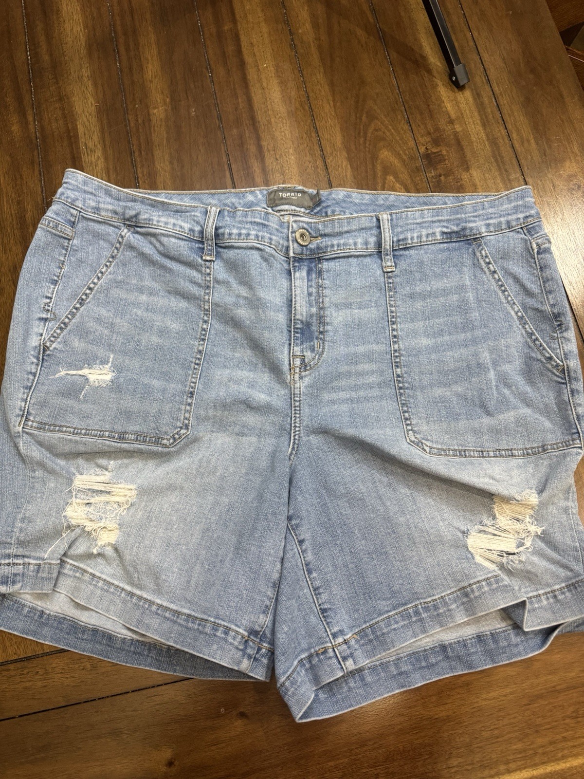 Torrid Womens Denim Shorts Sz 22 Plus High Rise Distressed Stretch Light Wash