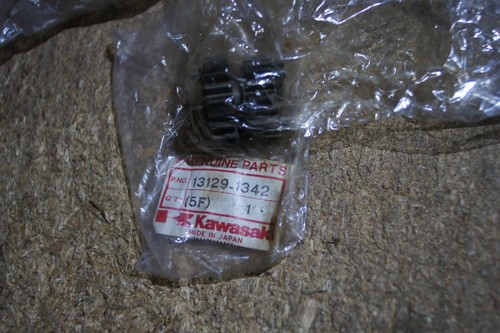 KAWASAKI GENUINE KX80 83-84 3RD/4TH GEAR OUTPUT SHAFT 13129-1342 NOS