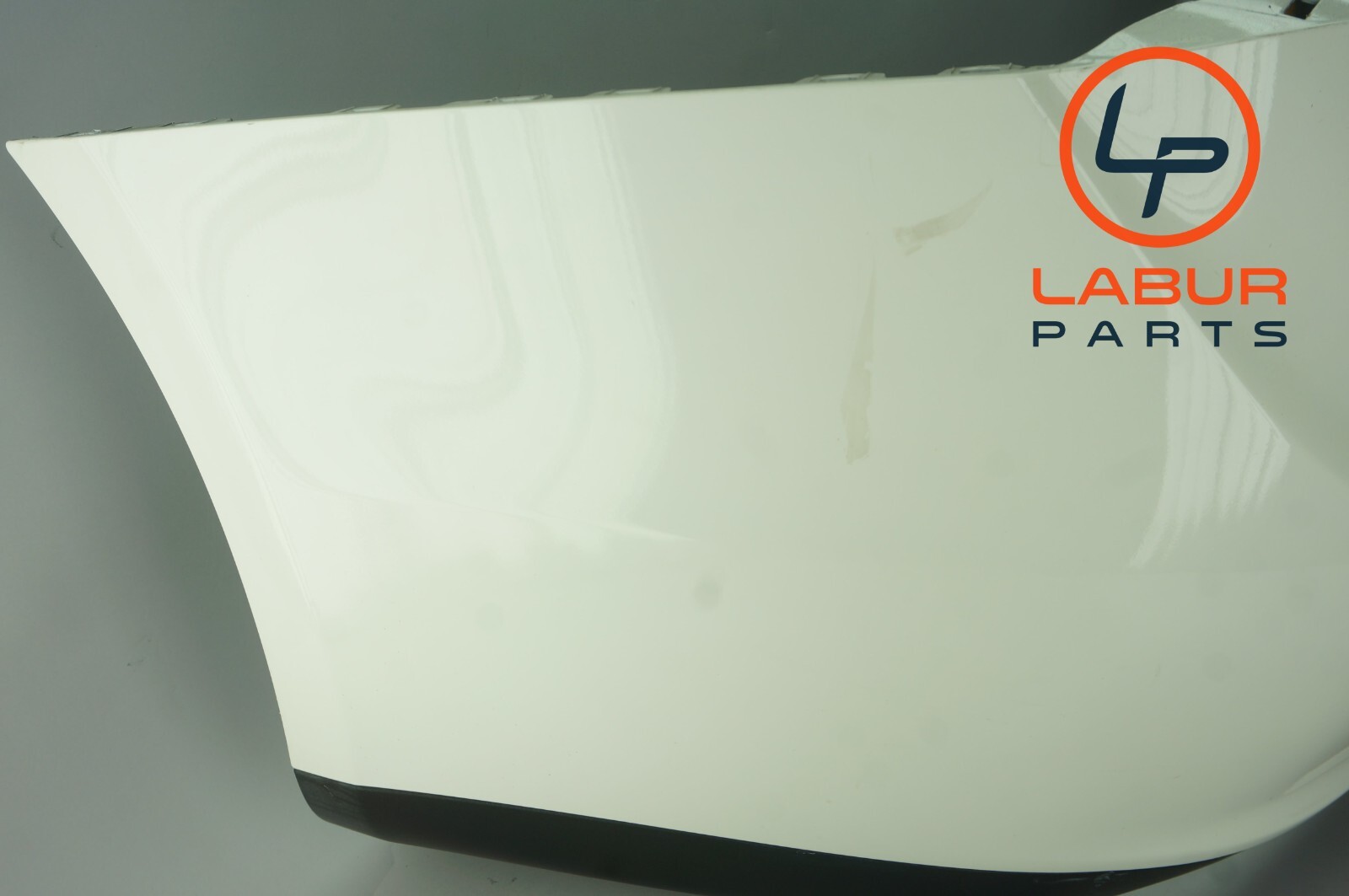M157 14-17 Maserati Ghibli Rear Bumper Cover Assembly White BR452