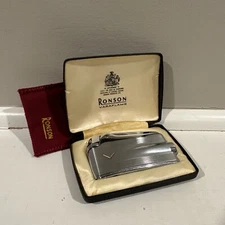 Vintage Ronson Varaflame Butan Lighter In Original Box MADE IN ENGLAND “Gold V”