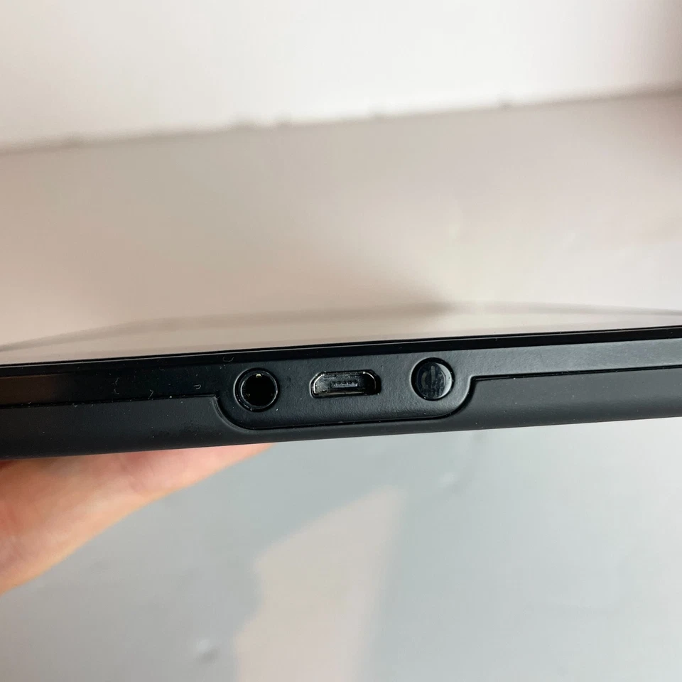 Amazon D01400 Kindle Fire 1st Generation - Image 3 of 4