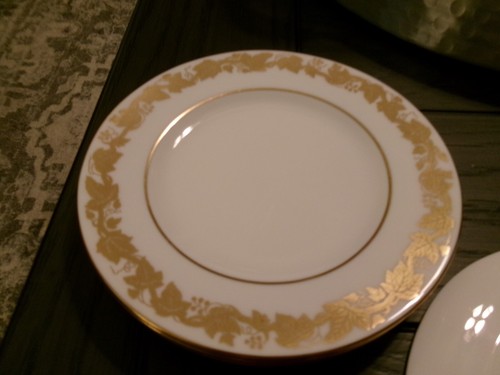 8 Wedgwood Whitehall ??- White and Gold # W4000 Bread Plates - Mint Condition - Picture 6 of 8