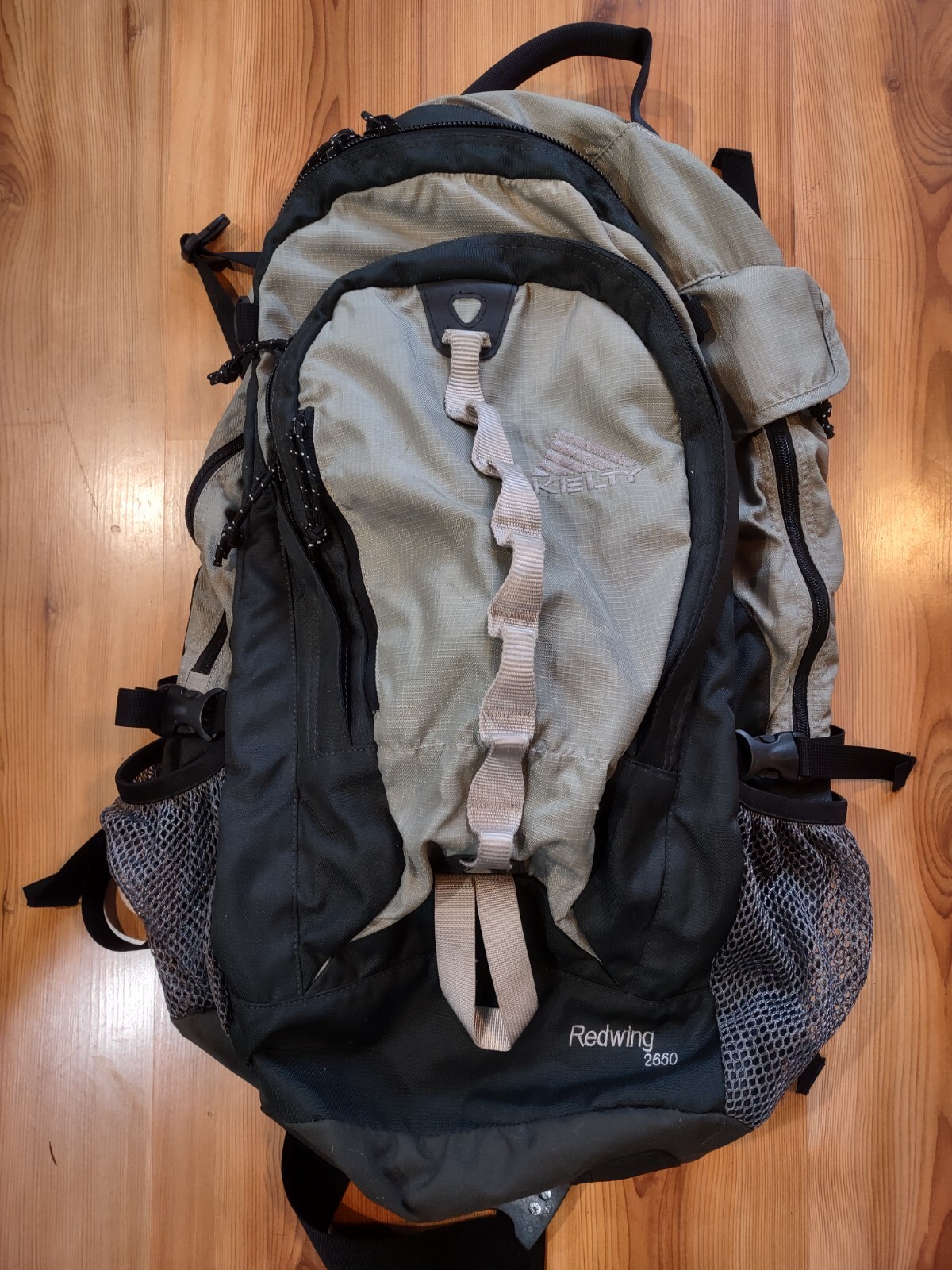 Hiking Backpack Free Shipping Kelty Redwing 2650 Gray Good Condition eBay