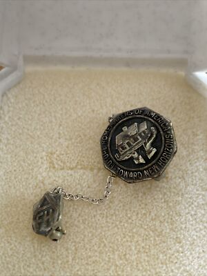 Future Home Makers of America...VINTAGE...Association Pin