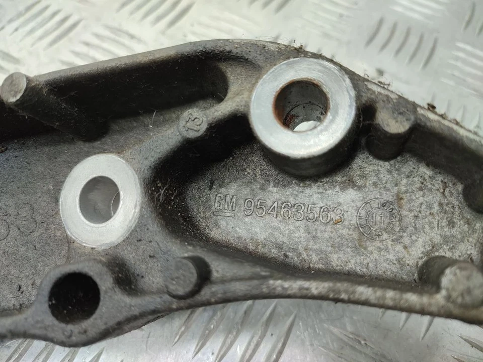 Chevrolet Aveo 2011 Petrol 63kW Bracket Bearing Engine 95463563 SAU97986 - Image 2 of 4