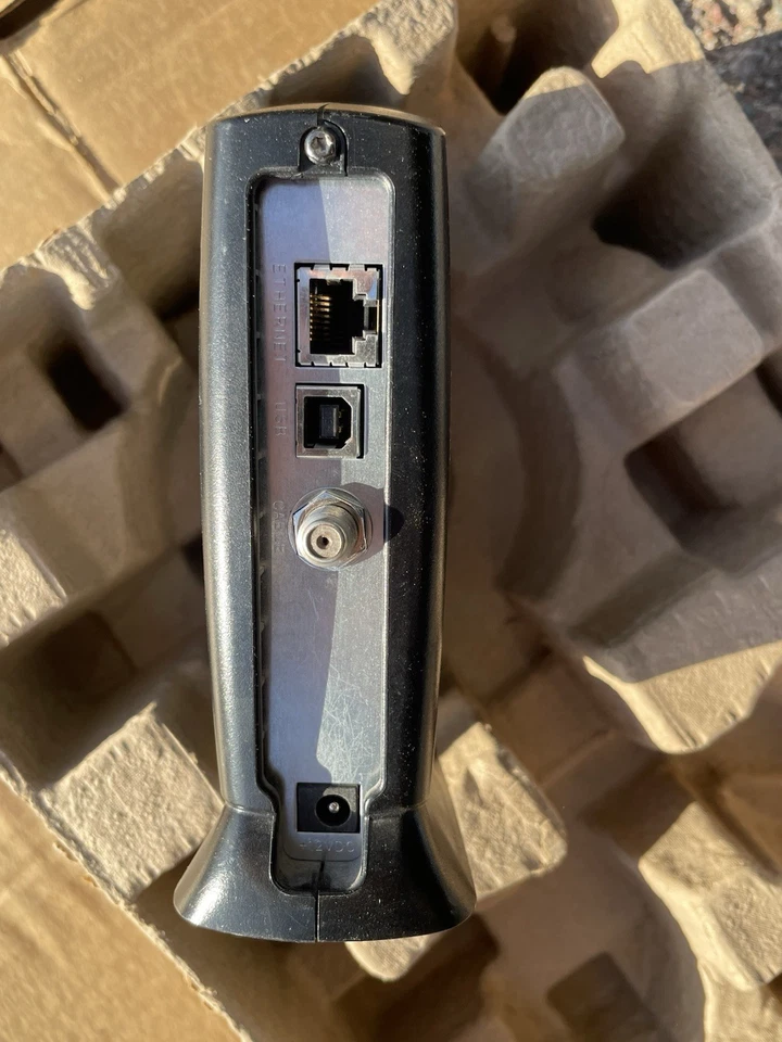 Motorola SB 5100 Surfboard Cable Modem No Power Cable Used - Image 3 of 4