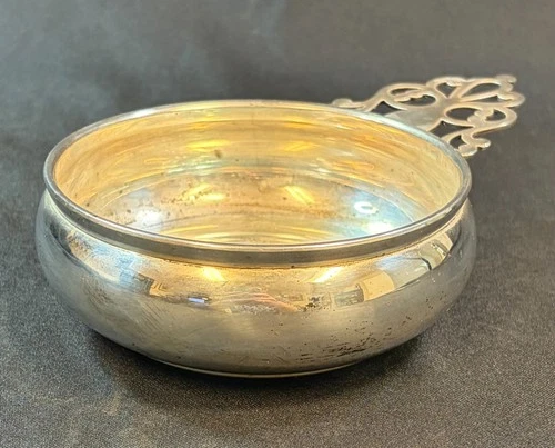 LUNT Sterling Silver Porringer 149-D Paul Revere Reproduction Circa 1768 (KMT)