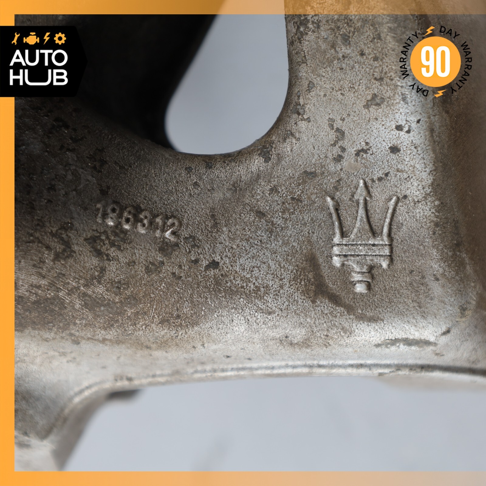 04-05 Maserati Quattroporte M139 Rear Left Side Spindle Knuckle Hub OEM