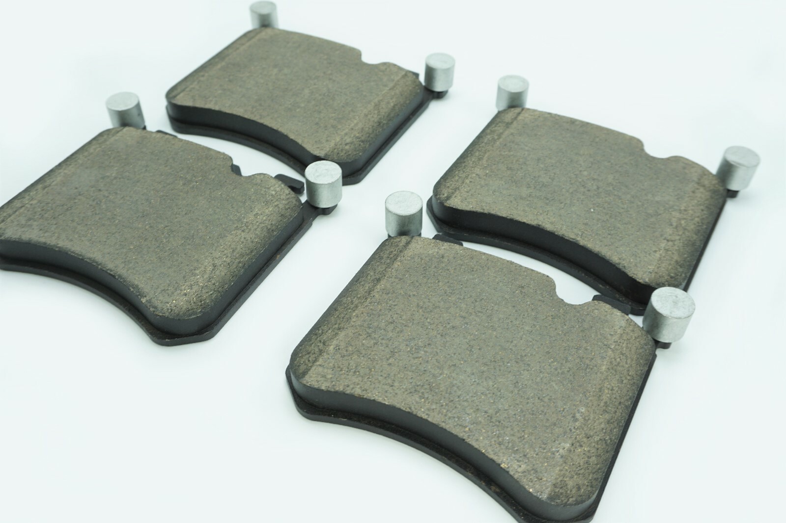 ***  Rolls Royce Front Brake Pads:   Ghost Dawn Wraith:   2011-2018 Brand New !!
