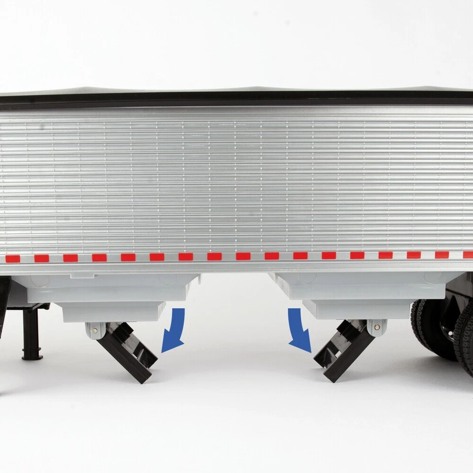 1:16 Peterbilt Truck with Grain Trailer - Image 4 of 4