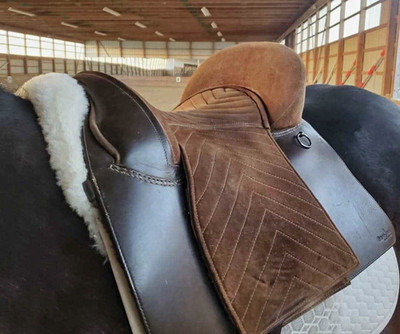 Barefoot Treeless Baroque English Saddle Size 2 Brown Leather Used