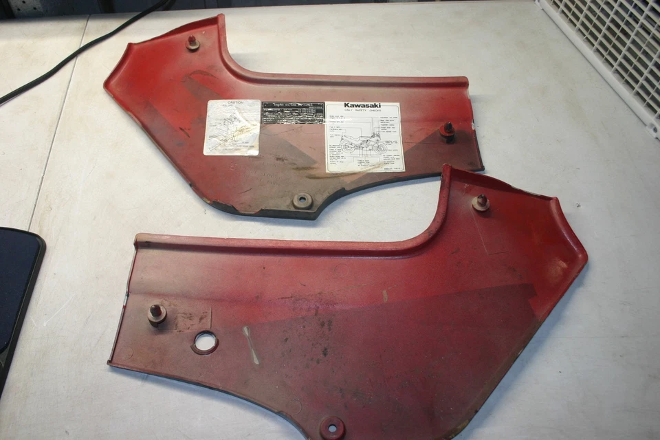 1985-1991 Kawasaki Ninja ZX600R LEFT & RIGHT side cover panel fairing - Imagem 2 de 2
