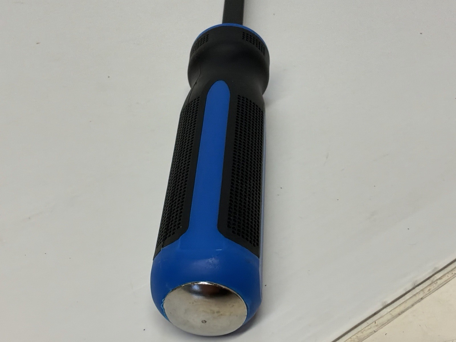 Draper Softgrip Pry Bar 24Inch/600Mm 08563 Soft Grip Pry Bars - Image 3