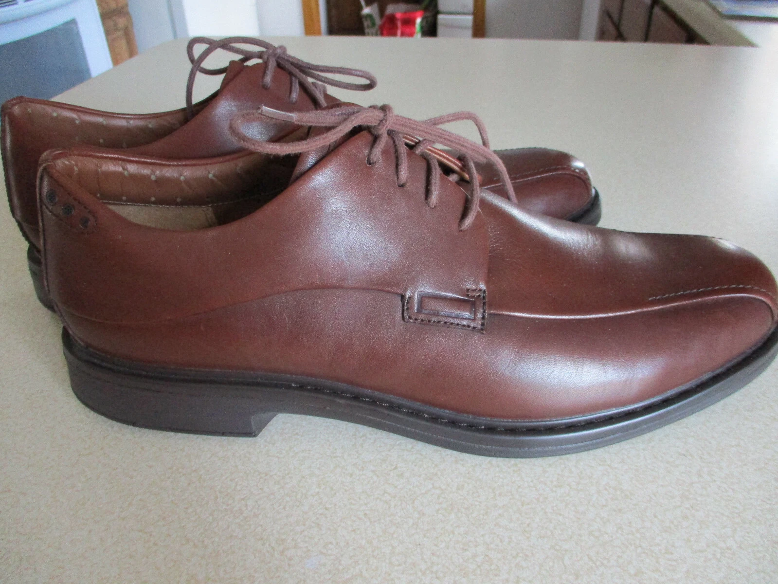 Scarpe eleganti uomo Clarks Hommes Active Air Vent in pelle marrone taglia 12M ECCELLENTI