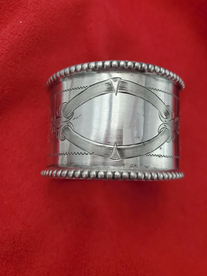 Anillo servilletero alemán de plata 800 con flores y borde de cuentas #8206) Foto 2 de 4